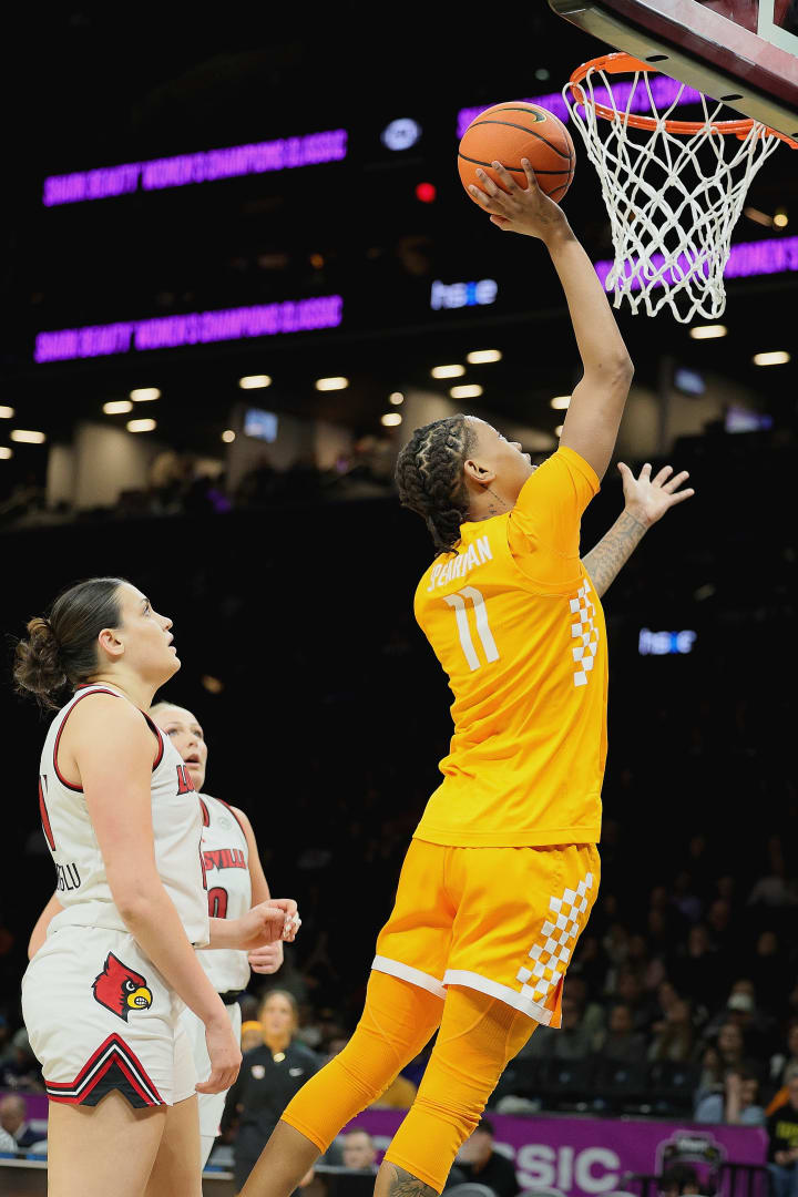 Unmetered Tennessee vs Louisville - Women's Championship Classic Photography